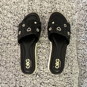 GBG Los Angeles Black Quilted Slide Mules with Gold Accents size 8